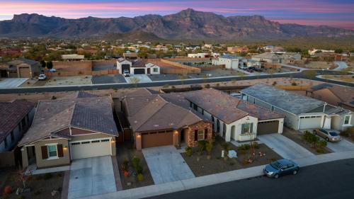 Gold Canyon Apartamento | Coyote Sunset Retreat in the Desert - BBQ & Tennis