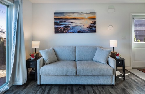 North Cowichan Casa | Cozy Two Bedroom, centrally located