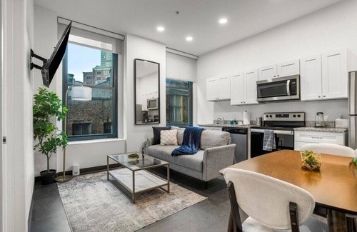 Cultural District Condominio | Coze DT 1BD, Walk to Convention Center & Stadiums