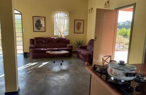 Pirenopolis Cabaña | Coziness and nature in a rural house for five people