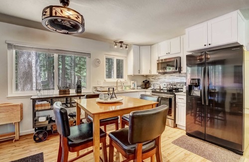 North Upper Truckee Cabina | Coziness Cabin - Cute little cabin in the Tahoe woods!