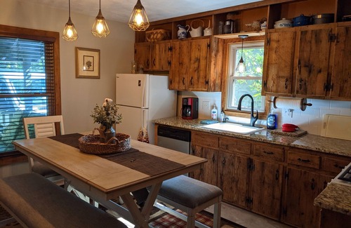 Pineola Cabaña | Coziness located in Linville Land Harbor; lake community in the mountains.