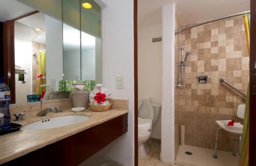 Colonos Cuzamil Hotel | Cozumel Hotel & Resort