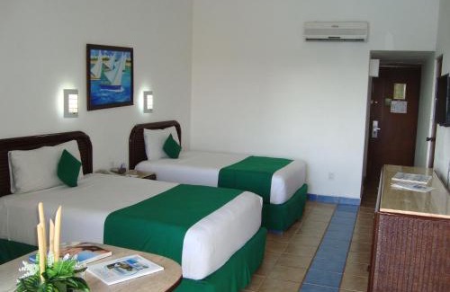 Colonos Cuzamil Hotel | Cozumel Hotel & Resort