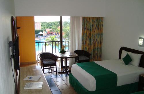 Colonos Cuzamil Hotel | Cozumel Hotel & Resort