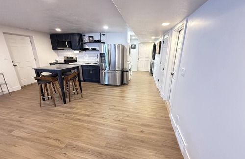 Draper Apartamento | Apartamento sótano privado y moderno. Suncrest, Draper 1 habitación y sofa cama.
