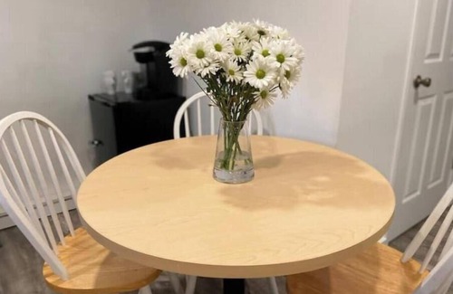 Columbia Heights Apartamento | cozy 1-bed apartment with secure parking