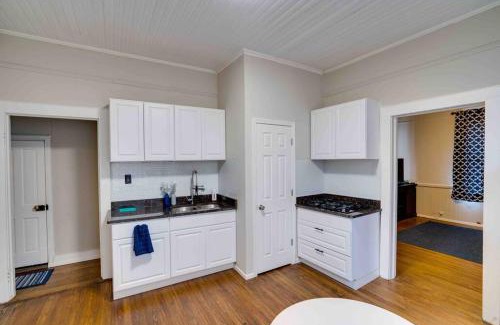 Columbia Apartamento | Cozy 1 Bed Historic Elmwood Park-Centennial House