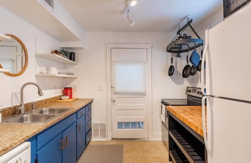 Rosedale Casa | Cozy 1-Bed with Gated Backyard, Near KU Med 22