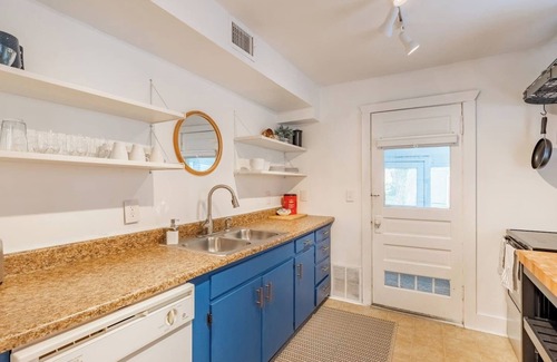 Rosedale Casa | Cozy 1-Bed with Gated Backyard, Near KU Med 22