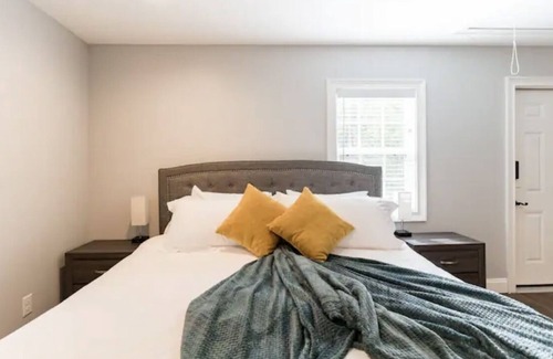 Adairsville Cabaña | Cozy 1 Bedroom, 1 Bath guest house. Private country setting.