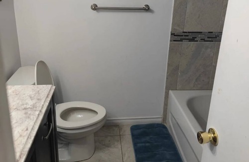 Brampton Apartamento | Cozy 1-bedroom 1 bath basement with WiFi and AC in pleasant Brampton