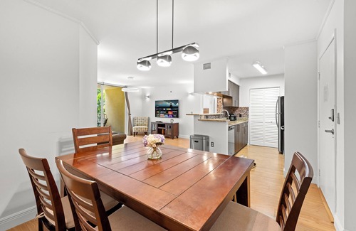 Aventura Condominio | Cozy 1 bedroom +1 bathroom condo in enchanting Miami with AC, WiFi, Fitness room