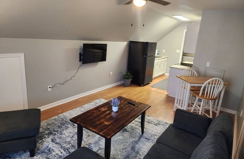 Rock Hall Apartamento | Cozy 1-bedroom 2nd story apartment in center of Rock Hall