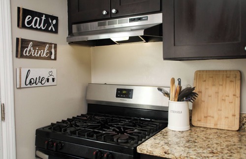 East Brunswick Apartamento | Cozy 1-bedroom apartment in enjoyable East Brunswick with WiFi, FREE PARKING.