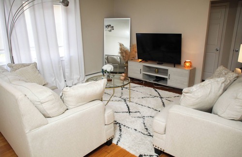 East Brunswick Apartamento | Cozy 1-bedroom apartment in enjoyable East Brunswick with WiFi, FREE PARKING.