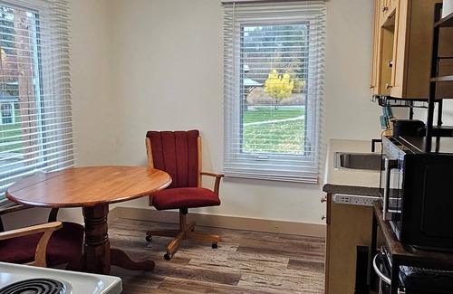 Metaline Falls Apartamento | Cozy 1-bedroom apartment with AC, WiFi in serene Metaline Falls