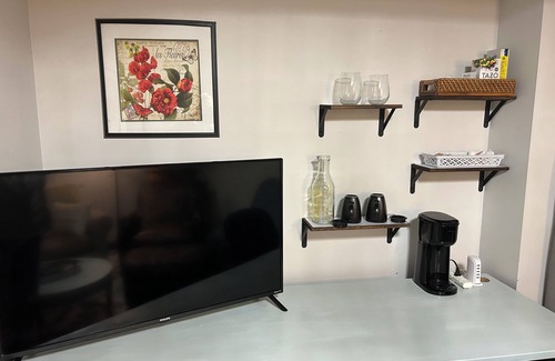 Downers Grove Apartamento | Cozy 1-bedroom apartment just 6 minutes drive to Morton Arboretum