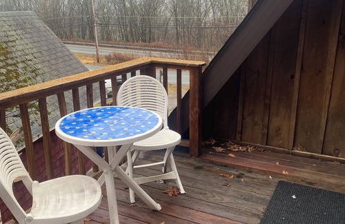 Port Jervis Apartamento | Cozy 1-bedroom apartment with AC, WiFi in charming Port Jervis