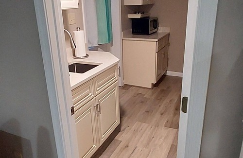 Newington Apartamento | Cozy 1-bedroom apartment in charming Springfield with AC, WiFi