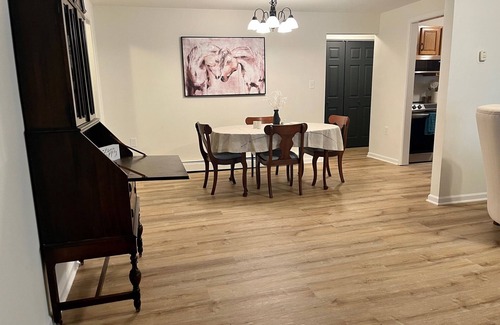 Royalton Apartamento | Cozy 1-bedroom apartment in pleasant Middletown with WiFi, AC