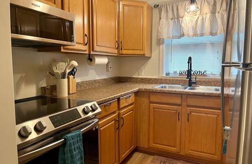 Royalton Apartamento | Cozy 1-bedroom apartment in pleasant Middletown with WiFi, AC