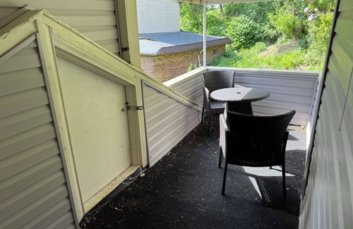 Brighton Heights Apartamento | Cozy 1-bedroom apartment in peaceful Pittsburgh with WiFi