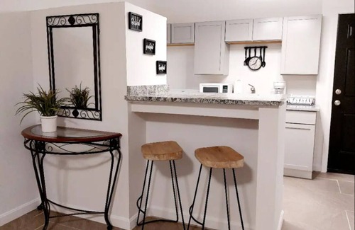 Tremont Apartamento | Cozy 1-bedroom apartment in charming Tremont area, with WiFi!