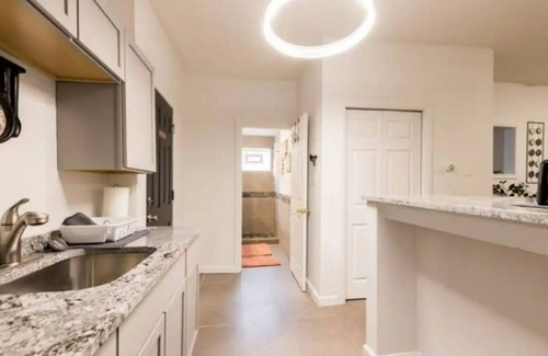 Tremont Apartamento | Cozy 1-bedroom apartment in charming Tremont area, with WiFi!