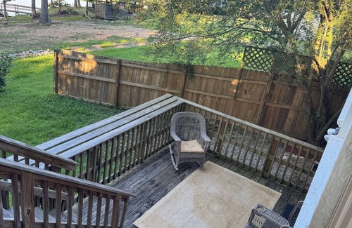 Leesville Apartamento | Cozy 1-bedroom apartment in nice Leesville with AC Lake access/view