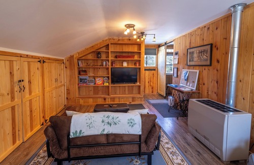 Powell Apartamento | Cozy 1-bedroom apartment north of Marquette, WiFi, AC & perfect for snowmobiling