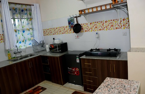 Nanyuki Apartamento | Cozy 1-bedroom apartment inNanyuki with Free Wi-fi, fully furnished kitchen