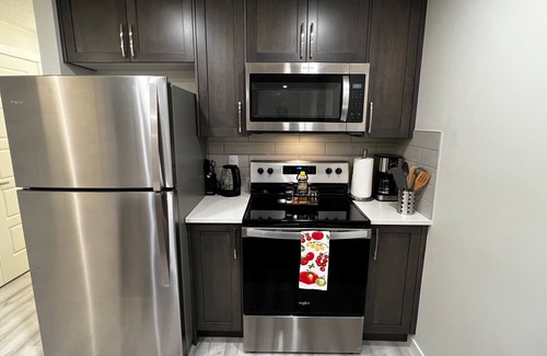 Keith Apartamento | Cozy 1 bedroom apartment in Rockland Park NW Calgary