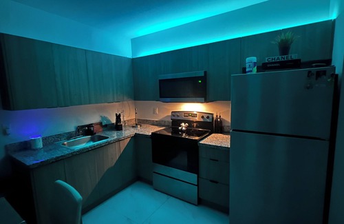 Hialeah Apartamento | Cozy 1-bedroom apartment in awesome Hialeah with AC