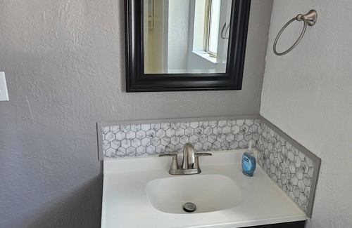 Croft Apartamento | Cozy 1-bedroom apartment in welcoming Pioneer with WiFi, AC. Close to Kirkwood.