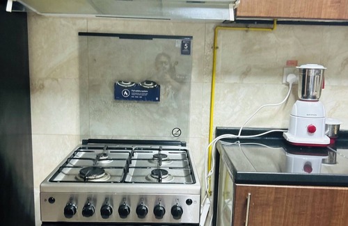 Dubai Apartamento | Cozy 1-bedroom apartment in nice Dubai Land with WiFi, Fitness Room & Pool