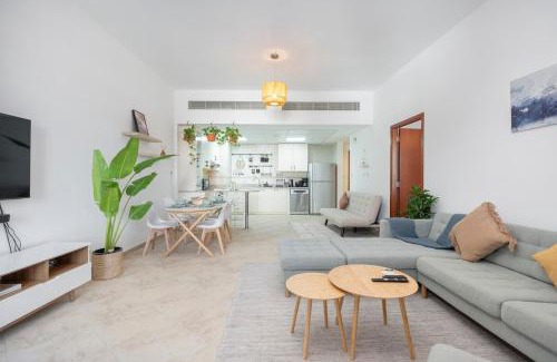 Motor City Apartamento | Cozy 1-Bedroom Apartment for 5 in Motor City!