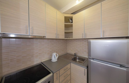 Centar Apartamento | Cozy 1-Bedroom Apartment, Walking Distance to the Beach No. 5