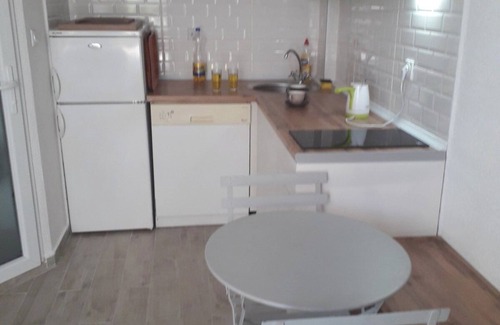 Ohrid Apartamento | Cozy 1-bedroom apartment in enjoyable Ohrid with AC+parking.