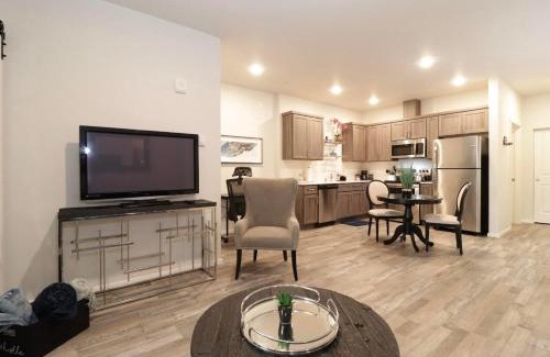 South Tacoma Apartamento | Cozy 1-bedroom apartment Top Floor Tacoma