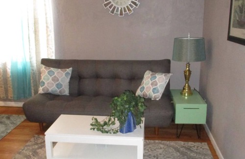 Newton Apartamento | Cozy 1-bedroom apartment on square in Newton