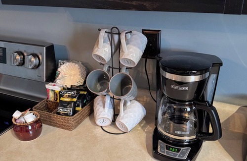West Columbia Apartamento | Cozy 1-bedroom apartment in nice Shade with AC, WiFi