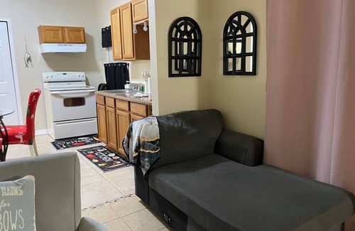 Southeast Orlando Apartamento | Cozy 1-bedroom Apt. In Amazing Orlando with AC, WiFi,5 miles from MCO Airport