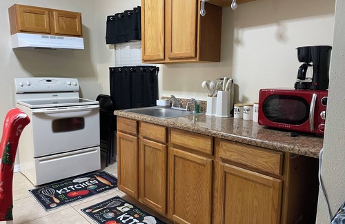 Southeast Orlando Apartamento | Cozy 1-bedroom Apt. In Amazing Orlando with AC, WiFi,5 miles from MCO Airport
