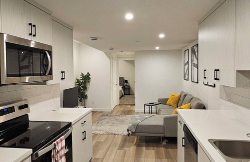 Calgary Apartamento | Cozy 1 Bedroom Basement Suite
