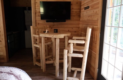 Imperial Cabina | Cozy 1-Bedroom Cabin Retreat