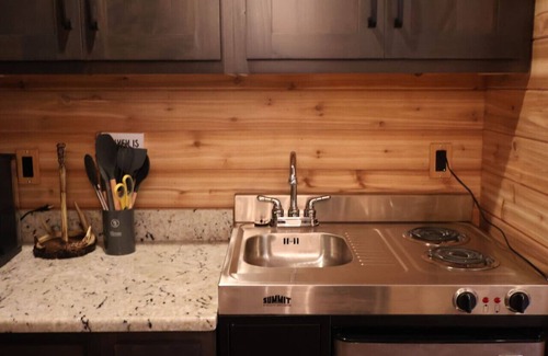 Imperial Cabina | Cozy 1-Bedroom Cabin Retreat