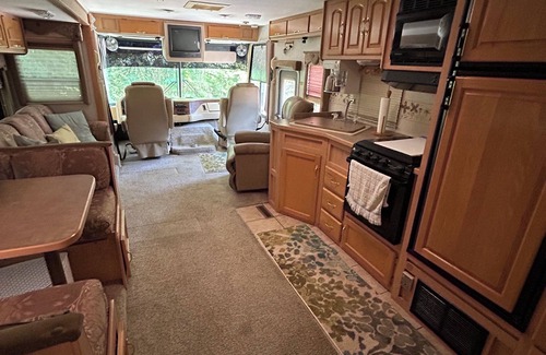 Petal Alquiler De RV | Cozy 1-bedroom campground with AC and WiFi in charming Petal!