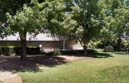 Central Oklahoma City Condominio | Cozy 1-bedroom condo in amazing Oklahoma City with WiFi, AC