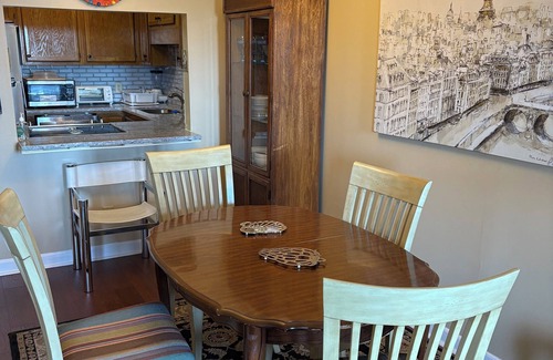 Winston - Salem Condominio | Cozy 1-bedroom condo in Downtown Winston-Salem, free parking!